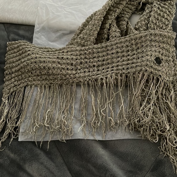 Fendi scarf in excellent condition - Picture 7 of 7